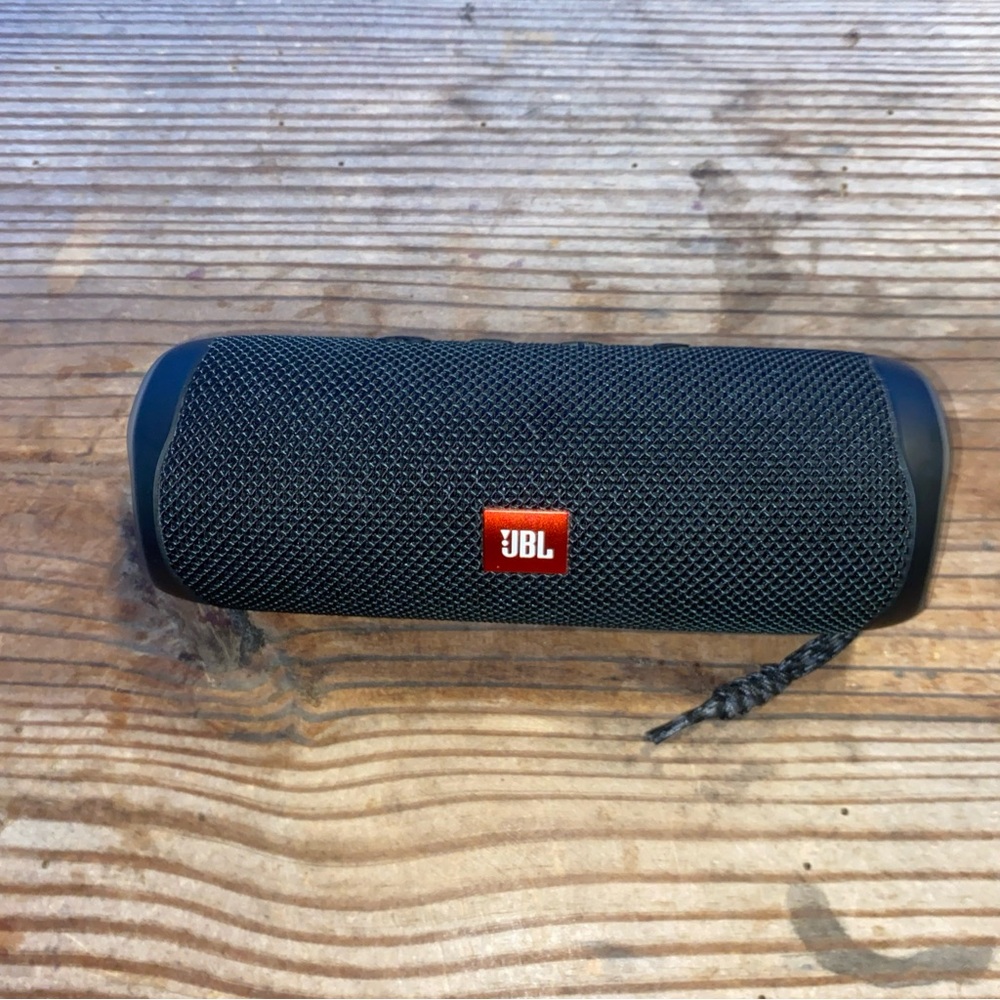 JBL flip 5 Black Portable Speaker